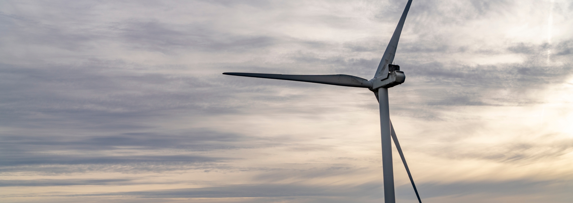 1920x680_2024_11_12_Windy Rig_Ground_Stills-006.jpg