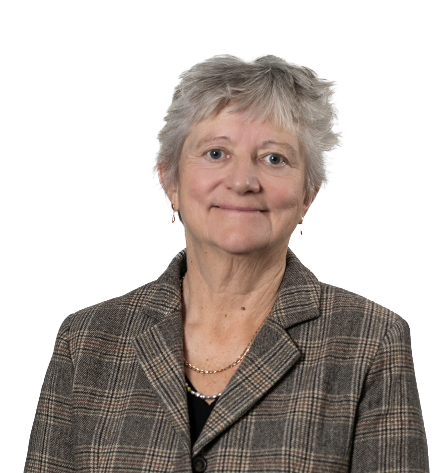 Head shot of Lucinda Riches